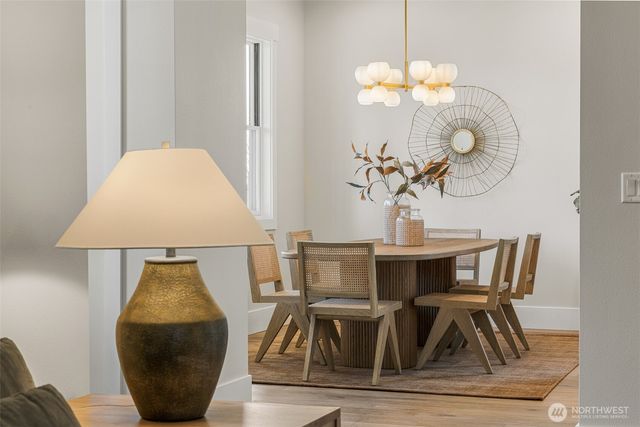 6807 54th Avenue NE, Seattle, WA 98115