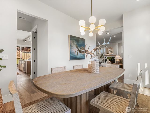 6807 54th Avenue NE, Seattle, WA 98115