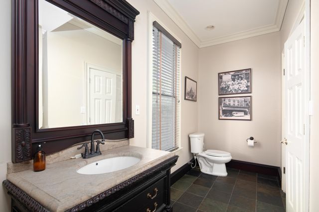 847 W High Street, Lexington, KY 40508