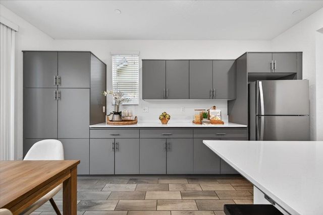 2015 N Walling Lane, Clovis, CA 93619