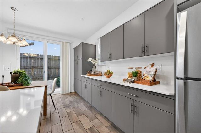 2015 N Walling Lane, Clovis, CA 93619