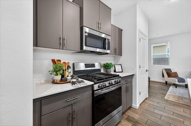 2015 N Walling Lane, Clovis, CA 93619