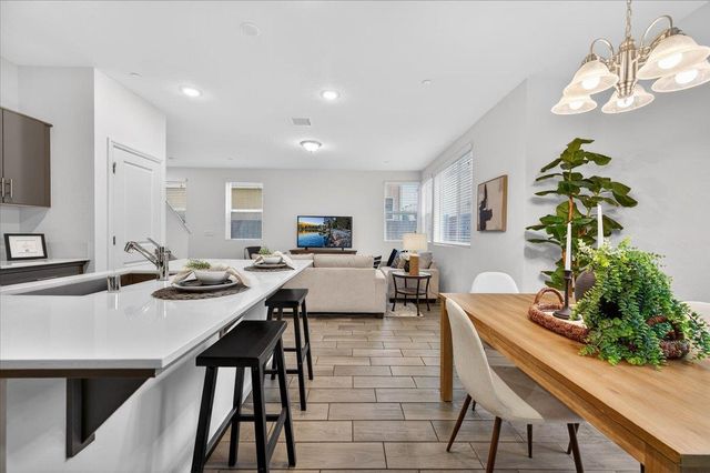 2015 N Walling Lane, Clovis, CA 93619