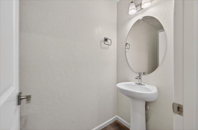 2015 N Walling Lane, Clovis, CA 93619