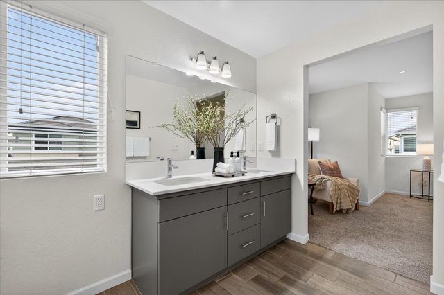 2015 N Walling Lane, Clovis, CA 93619