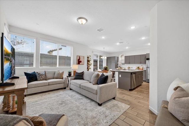 2015 N Walling Lane, Clovis, CA 93619