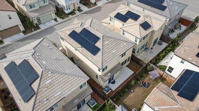 2015 N Walling Lane, Clovis, CA 93619