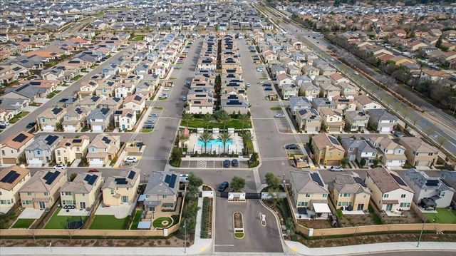 2015 N Walling Lane, Clovis, CA 93619