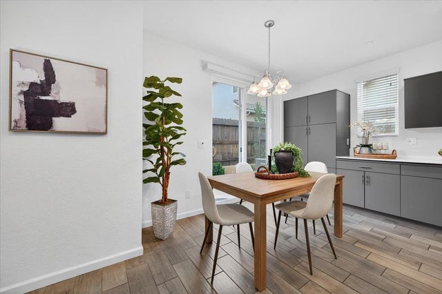 2015 N Walling Lane, Clovis, CA 93619