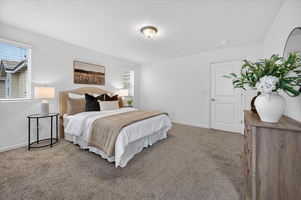 Image 27 of property listing at 2015 N Walling Lane, Clovis, CA 93619