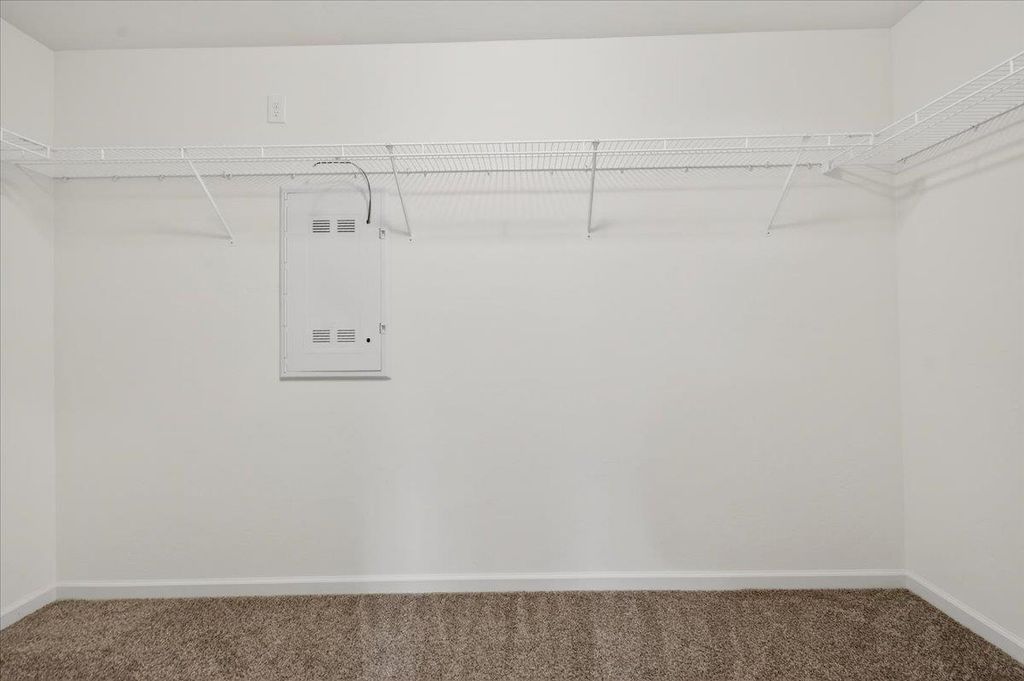 Image 34 of property listing at 2015 N Walling Lane, Clovis, CA 93619