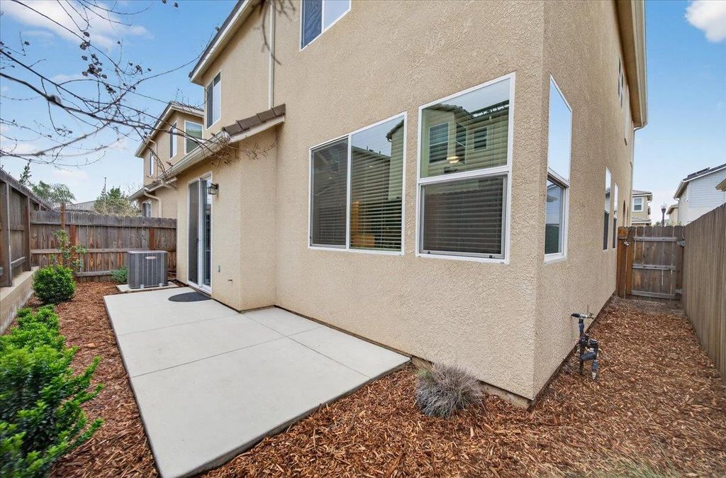 Image 38 of property listing at 2015 N Walling Lane, Clovis, CA 93619