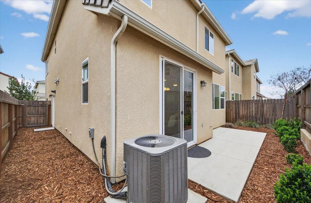 Image 39 of property listing at 2015 N Walling Lane, Clovis, CA 93619