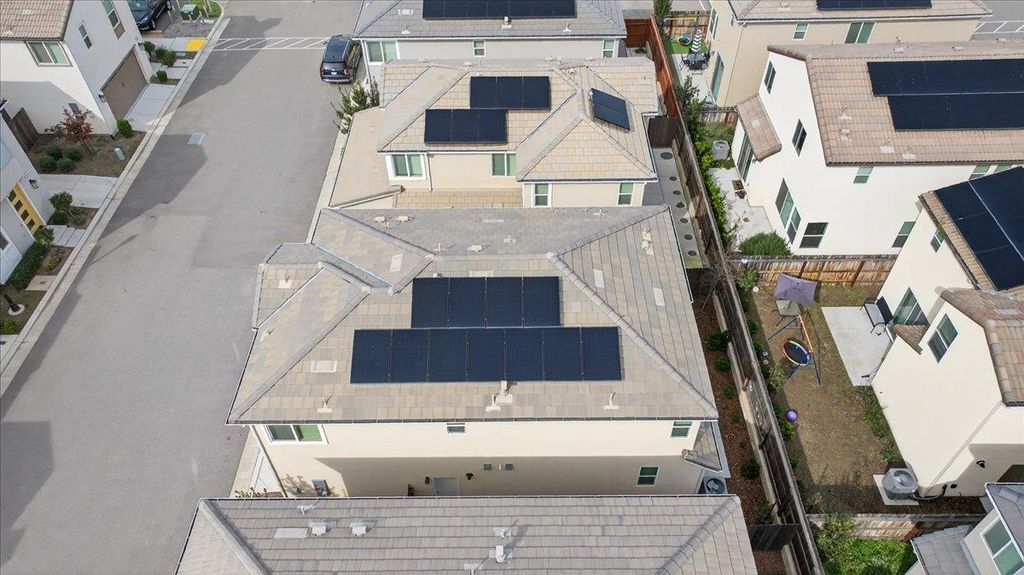 Image 41 of property listing at 2015 N Walling Lane, Clovis, CA 93619