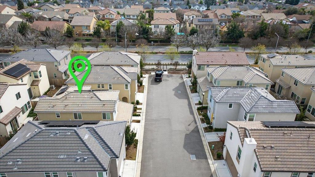 Image 44 of property listing at 2015 N Walling Lane, Clovis, CA 93619