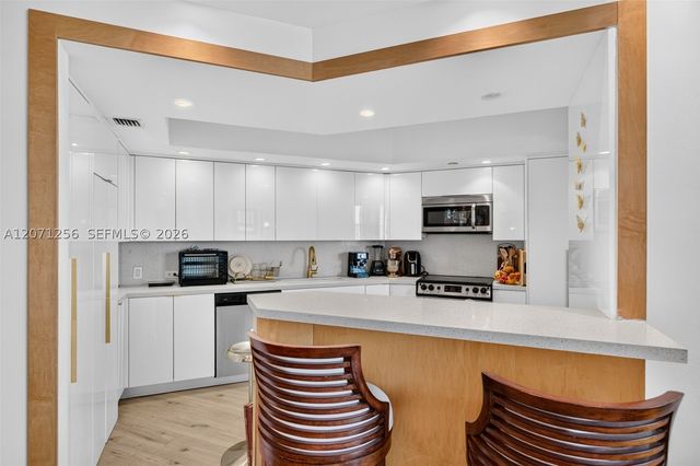 3000 Island Blvd 1201, Aventura, FL 33160