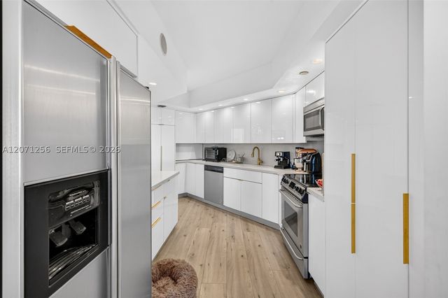 3000 Island Blvd 1201, Aventura, FL 33160