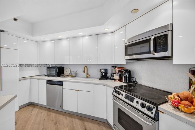3000 Island Blvd 1201, Aventura, FL 33160