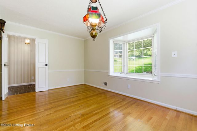 7814 Crown Top Rd, Louisville, KY 40241