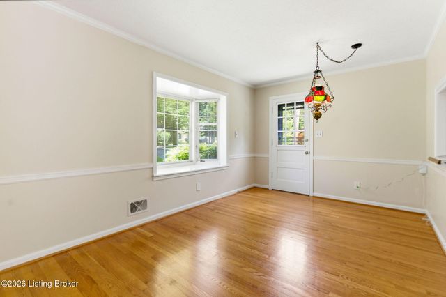 7814 Crown Top Rd, Louisville, KY 40241