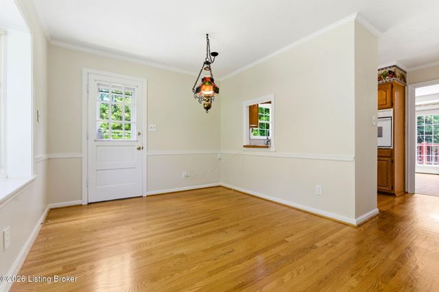 7814 Crown Top Rd, Louisville, KY 40241