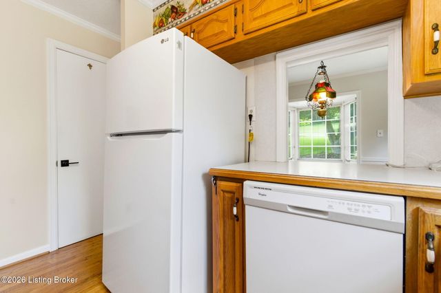 7814 Crown Top Rd, Louisville, KY 40241