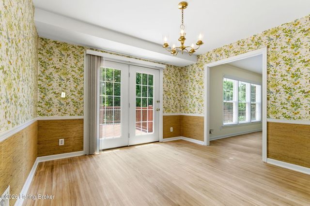 7814 Crown Top Rd, Louisville, KY 40241
