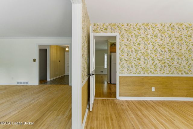 7814 Crown Top Rd, Louisville, KY 40241