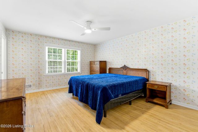 7814 Crown Top Rd, Louisville, KY 40241
