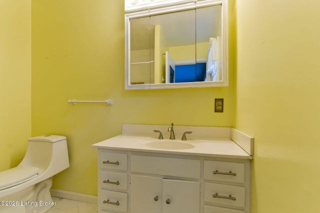 7814 Crown Top Rd, Louisville, KY 40241