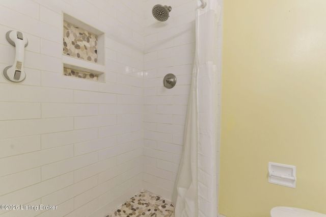 7814 Crown Top Rd, Louisville, KY 40241