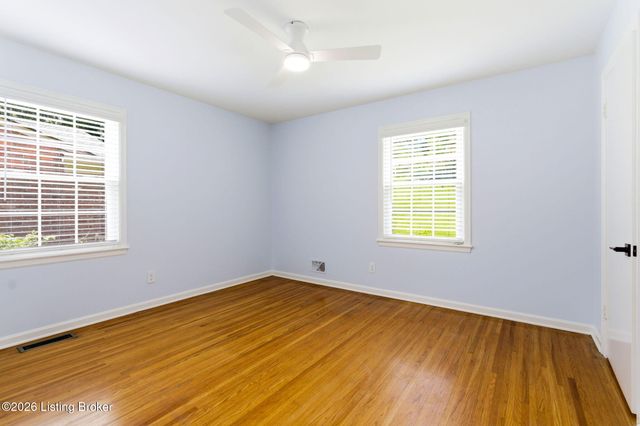 7814 Crown Top Rd, Louisville, KY 40241