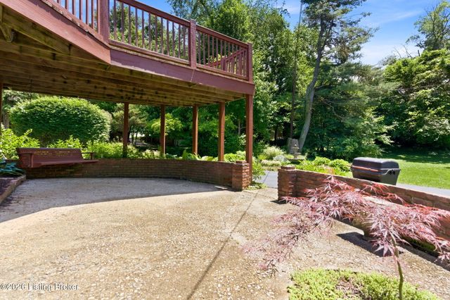 7814 Crown Top Rd, Louisville, KY 40241