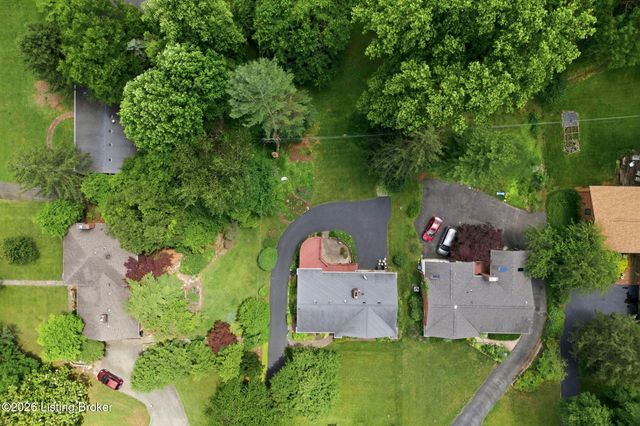 7814 Crown Top Rd, Louisville, KY 40241