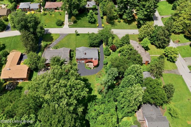 7814 Crown Top Rd, Louisville, KY 40241