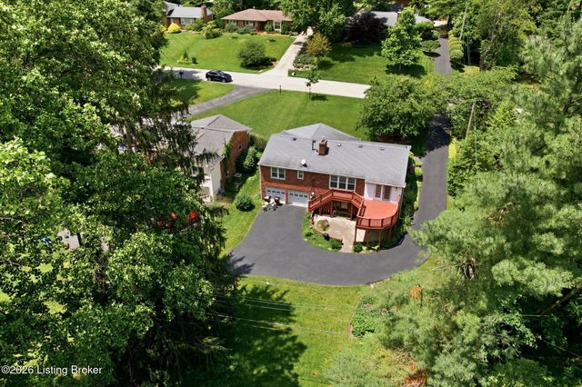 7814 Crown Top Rd, Louisville, KY 40241