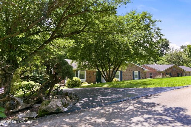 7814 Crown Top Rd, Louisville, KY 40241