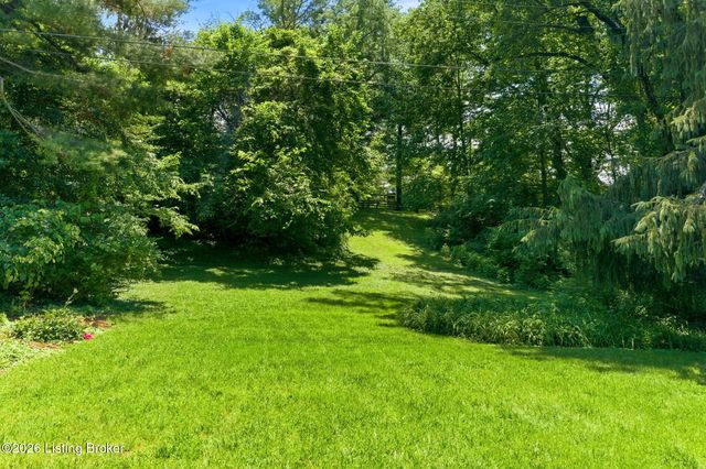 7814 Crown Top Rd, Louisville, KY 40241
