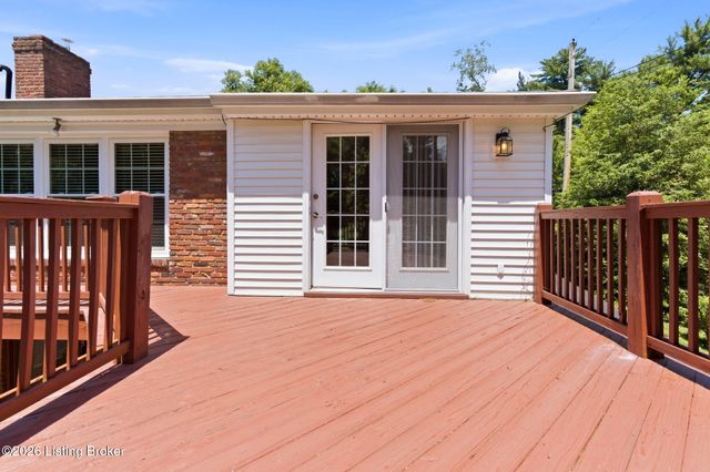 7814 Crown Top Rd, Louisville, KY 40241
