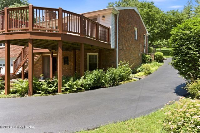 7814 Crown Top Rd, Louisville, KY 40241