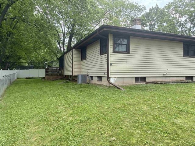 1002 Monica Lane, Madison, WI 53704