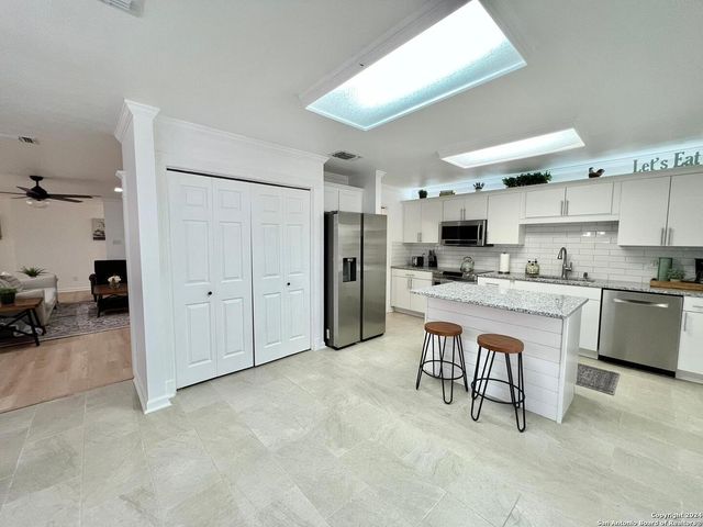 1322 OAK PATH, San Antonio, TX 78258