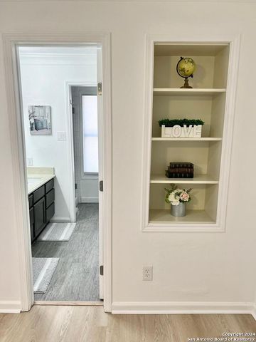1322 OAK PATH, San Antonio, TX 78258