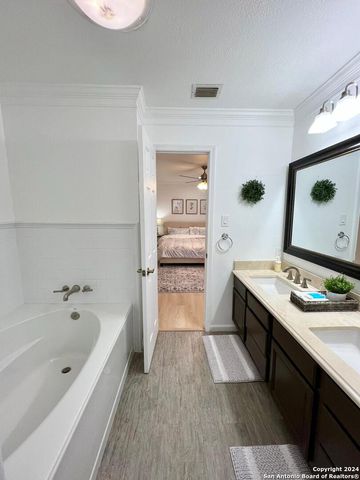1322 OAK PATH, San Antonio, TX 78258