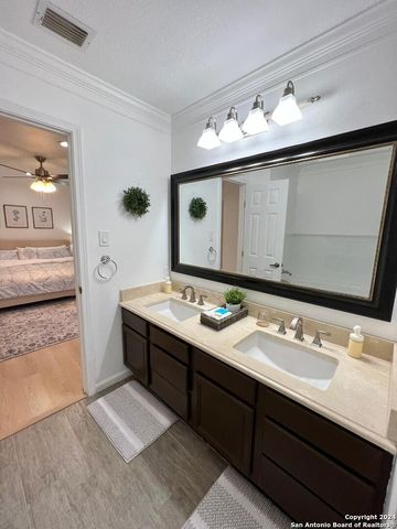 1322 OAK PATH, San Antonio, TX 78258