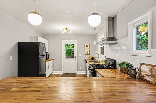 8 Custer Street, Rochester, NY 14611