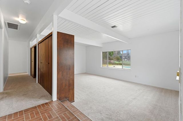 5431 E Liberty Avenue, Fresno, CA 93727