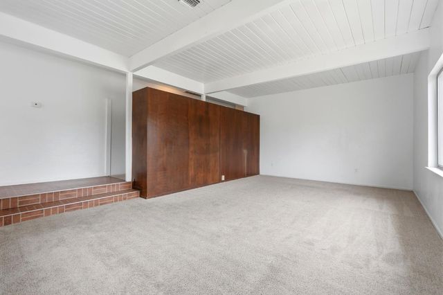 5431 E Liberty Avenue, Fresno, CA 93727