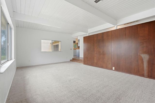 5431 E Liberty Avenue, Fresno, CA 93727