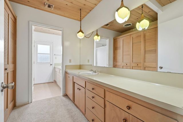 5431 E Liberty Avenue, Fresno, CA 93727